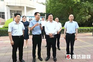 记者：在姆巴佩向俱乐部宣布未来决定之前，巴黎都对其不予置评